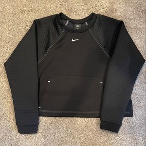 Nike Sportswear Collection Essentials